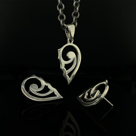 Aphrodite Pendant in Sterling Silver