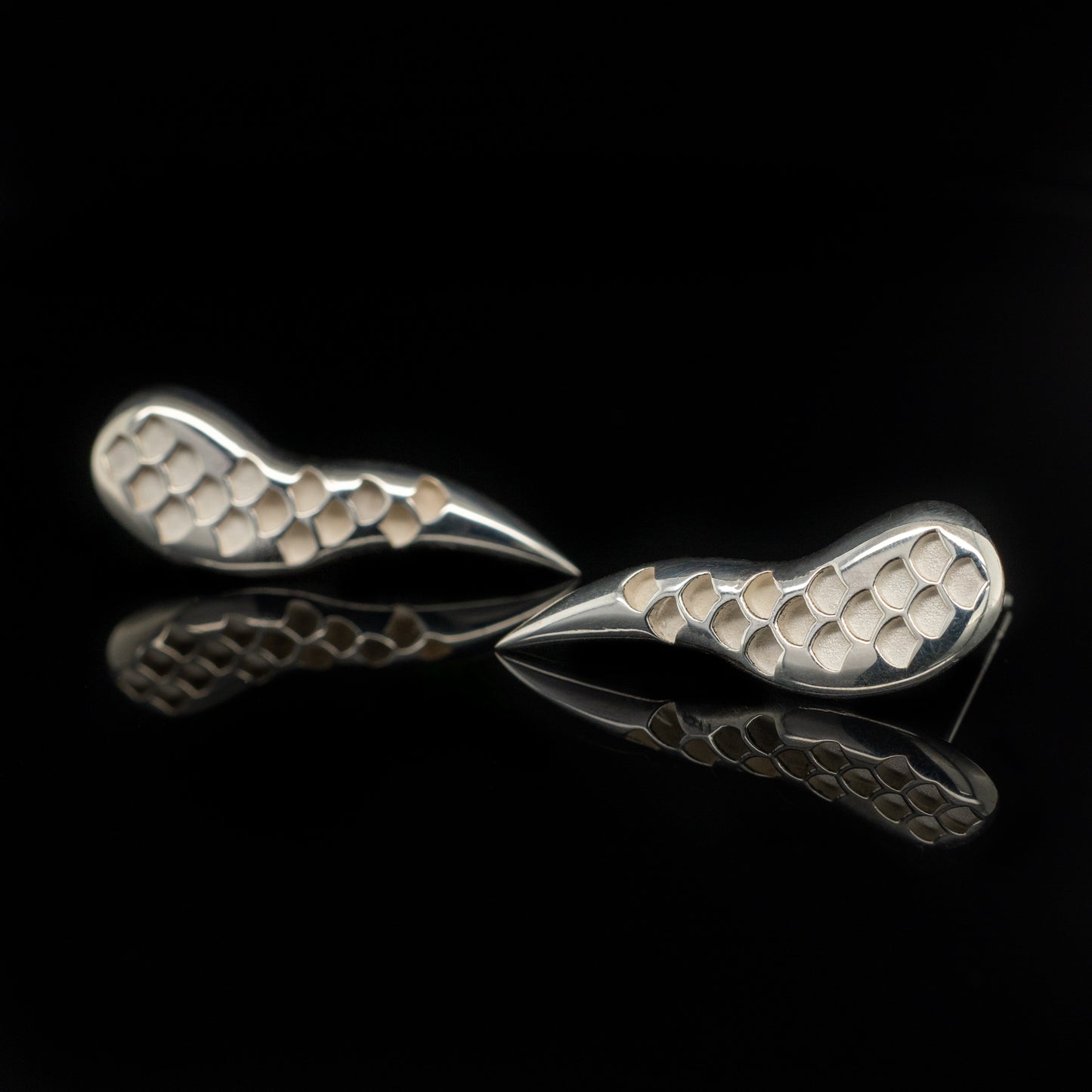 Mermaid body tail studs with indented scales