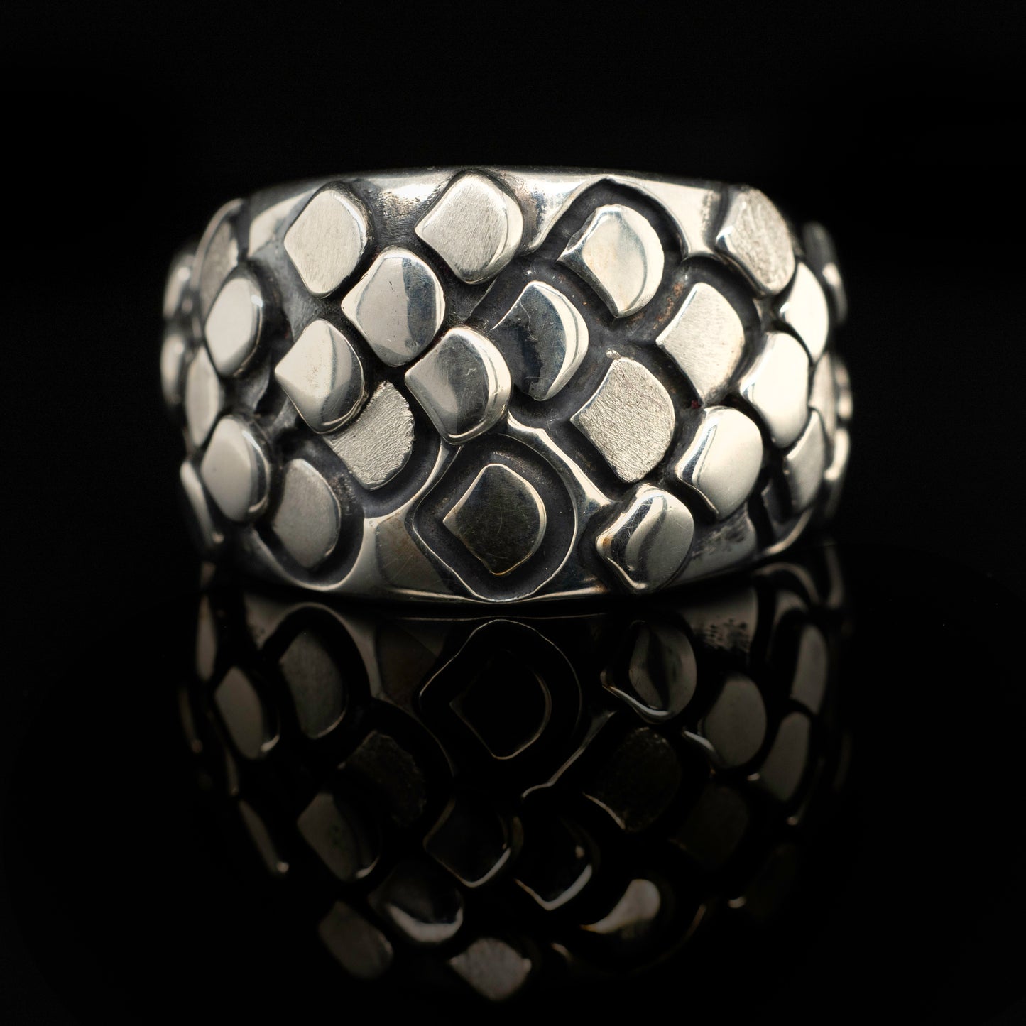 Chunky Mermaid Scales Ring with Multiple Raised Scales