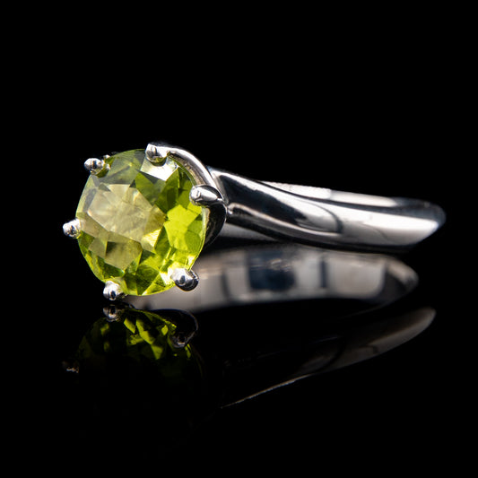Peridot Silver Twist Ring