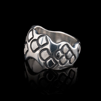 Engraved Wavy Mermaid Scales Ring in Silver