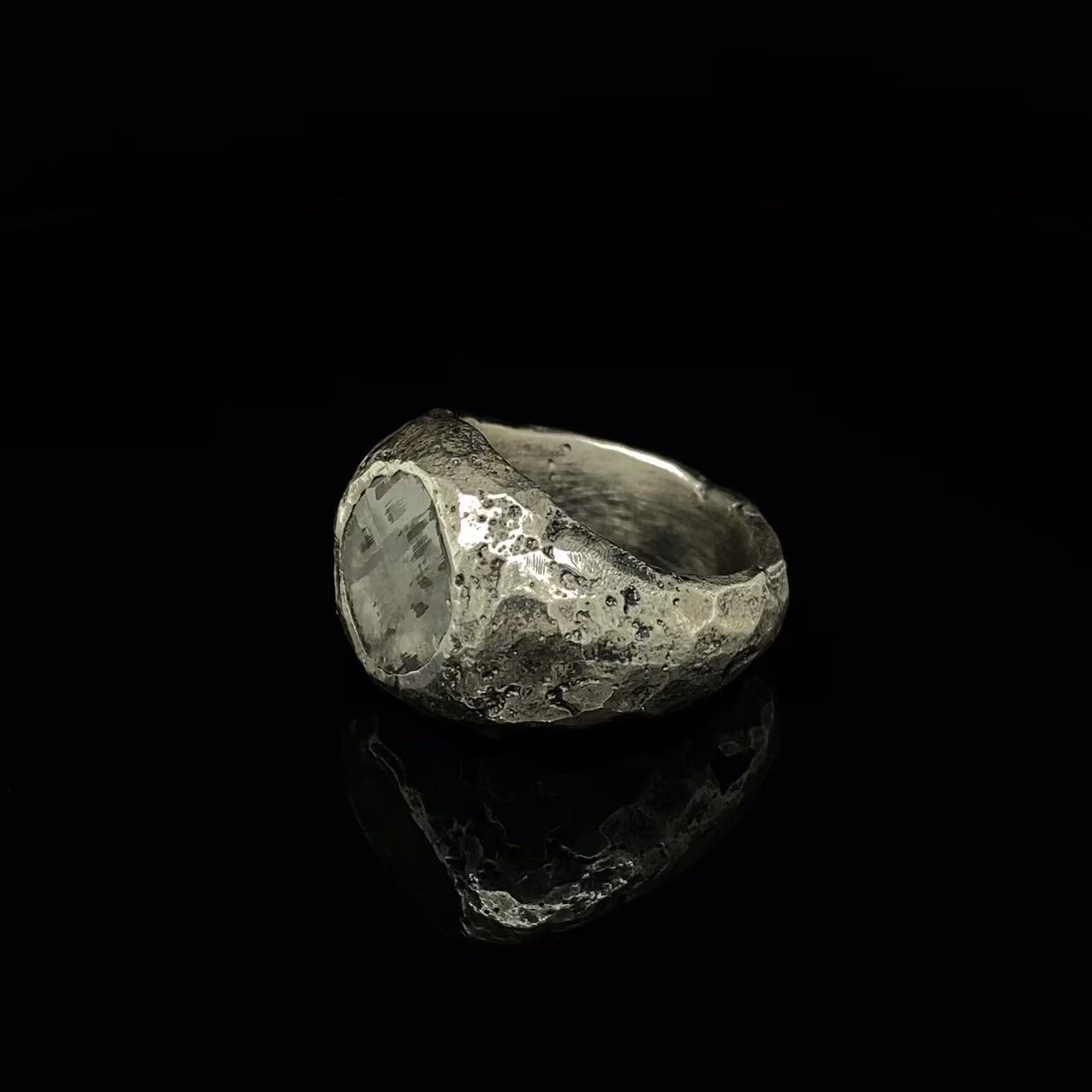 ZZ Diamond Signet Ring