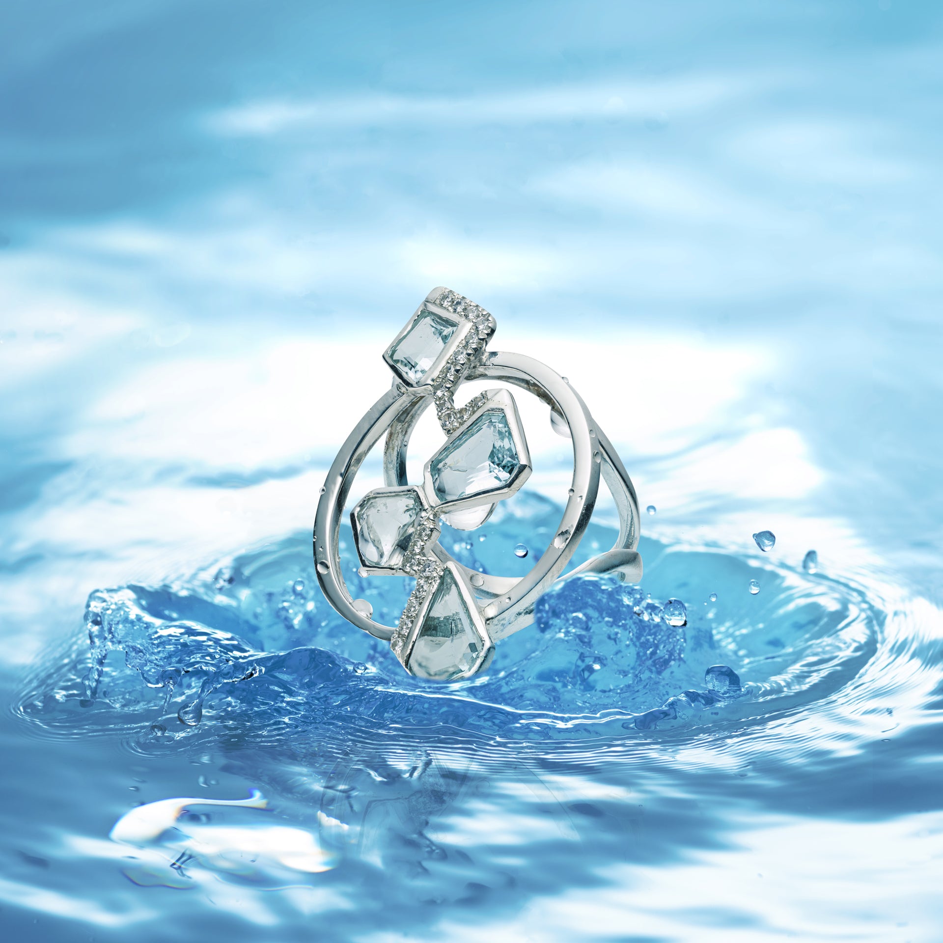 Diamond & Aquamarines Ring